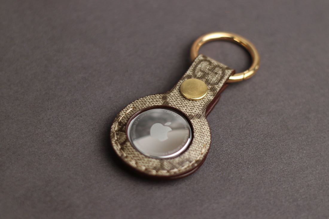 Beige GG AirTag Holder