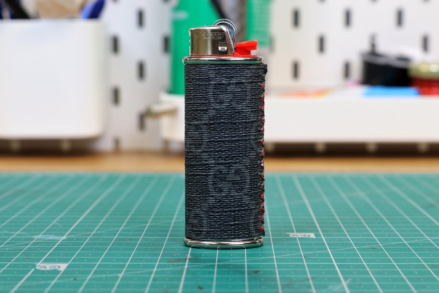 GG Tiger Bic Lighter Case (Red+Green stitch)