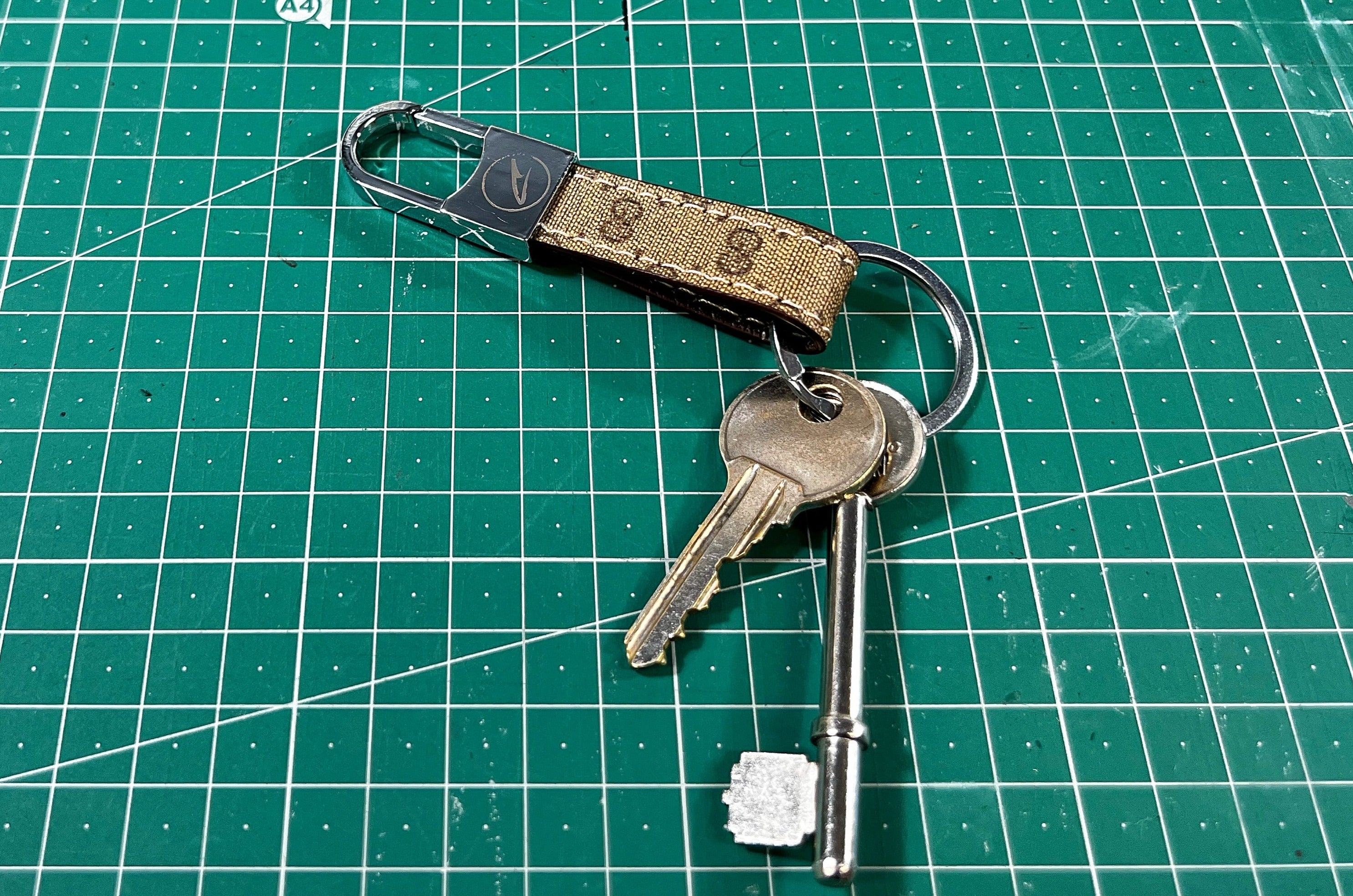 Small GG Clip Keychain