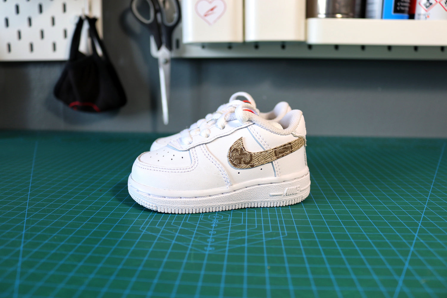 Baby GG Swoosh Forces