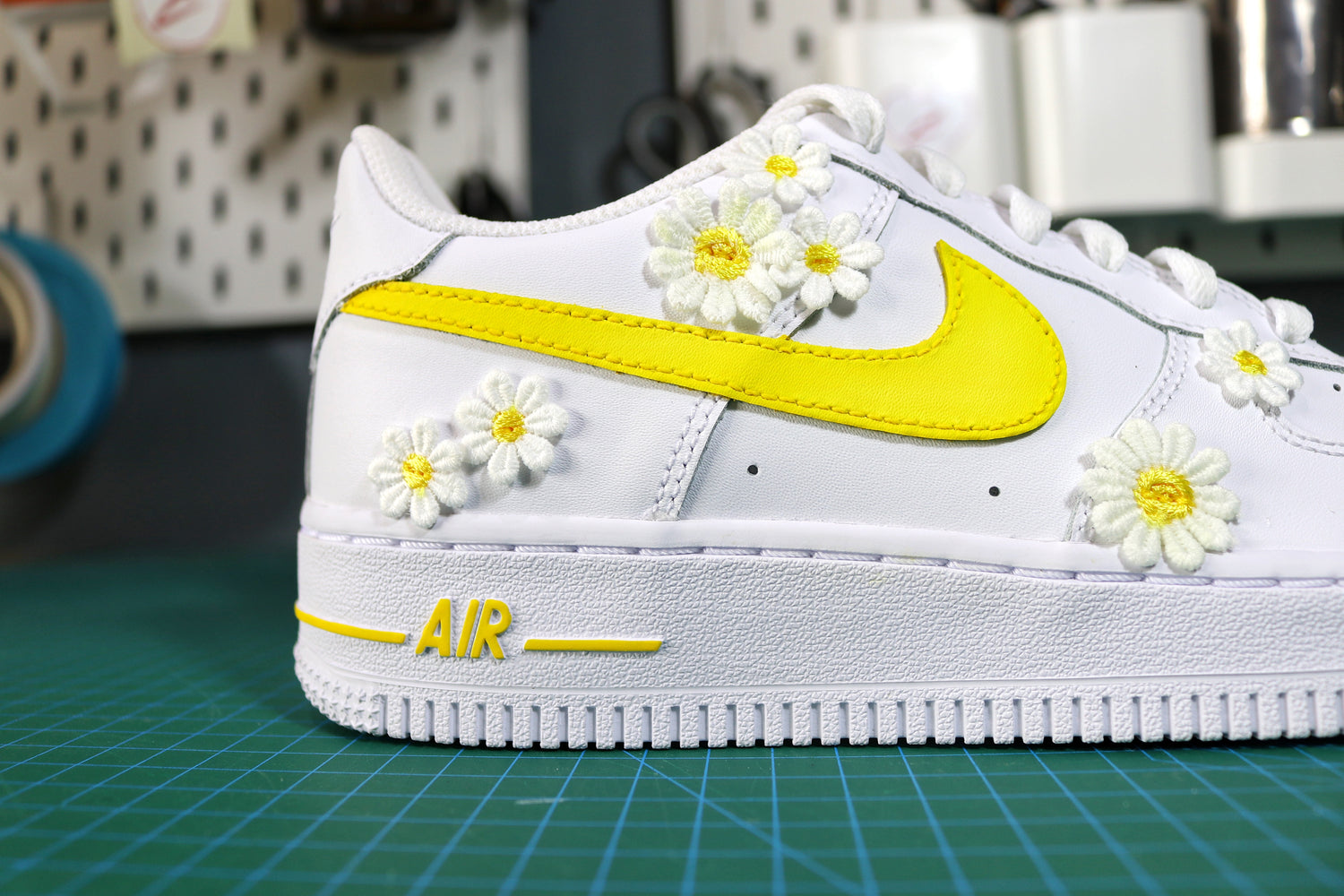 Yellow Daisy AF1