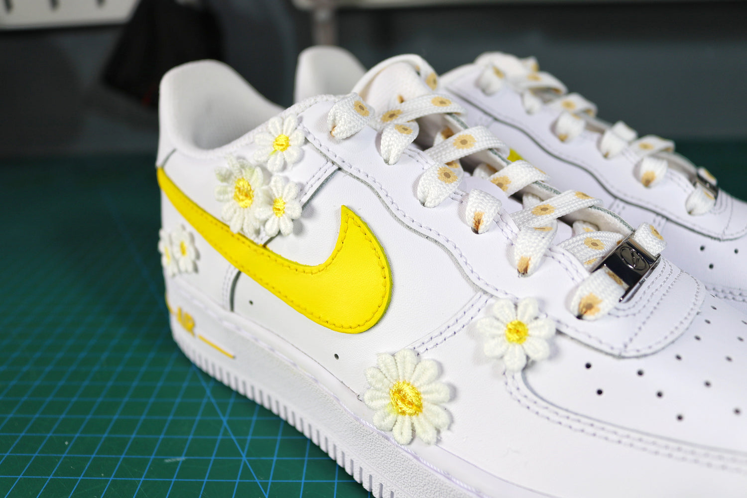 Yellow Daisy AF1