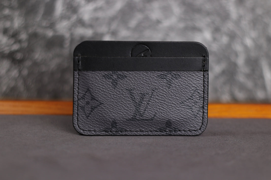 Reverse EM Cardholder