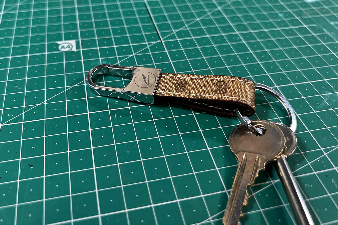 Small GG Clip Keychain
